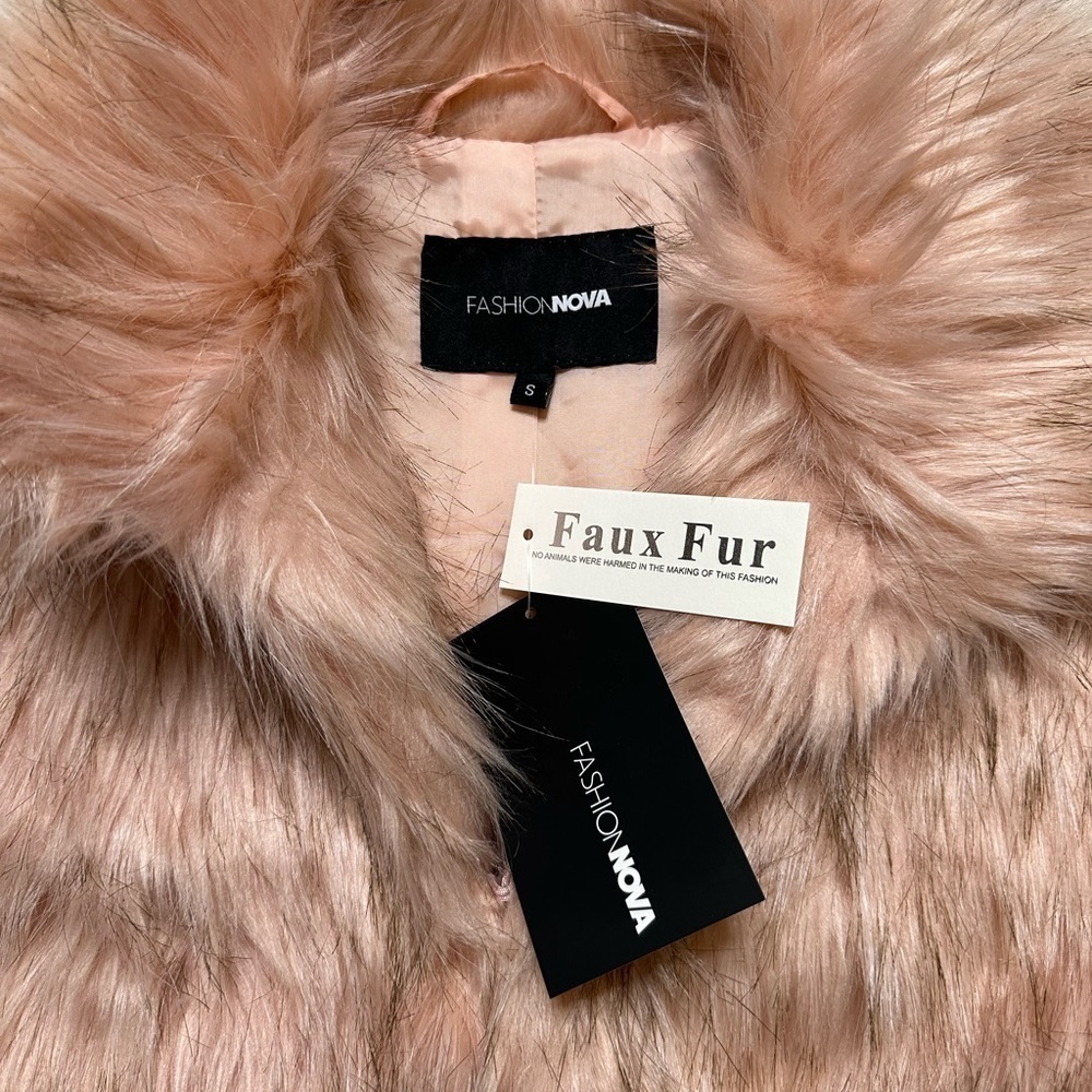 𝅺FASHION Nova Fernada Pink Faux Fur Coat Small - Picture 3 of 3